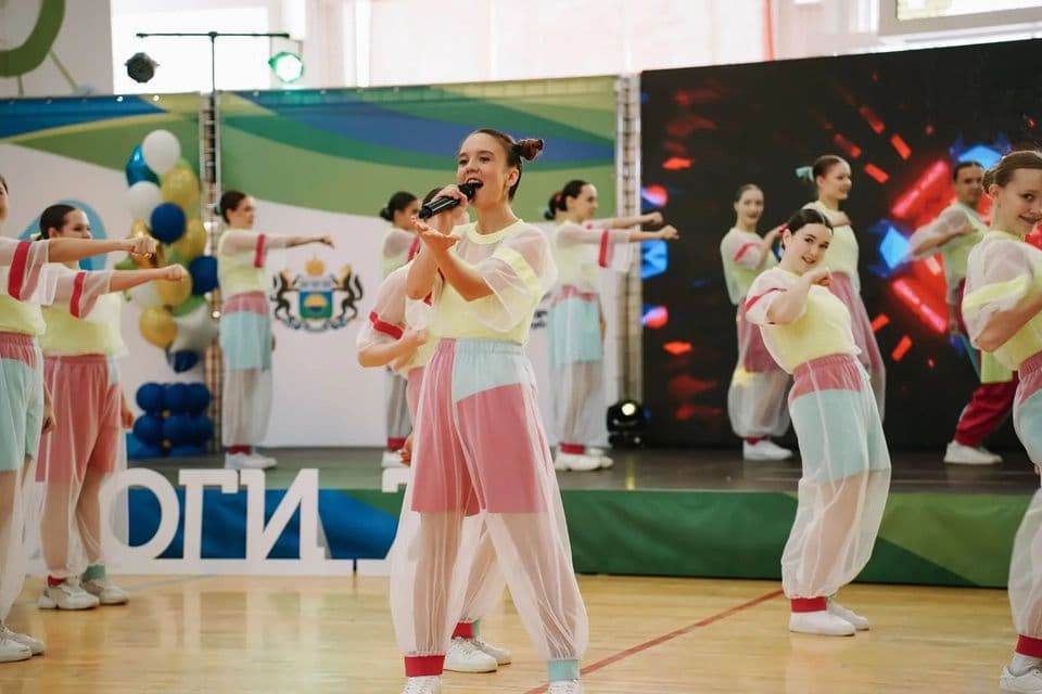 Концертный номер на сцене семинара